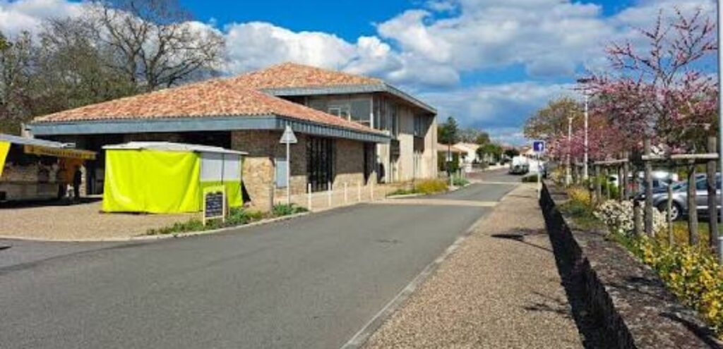 French Bee Airlines Corporate Office Headquarters